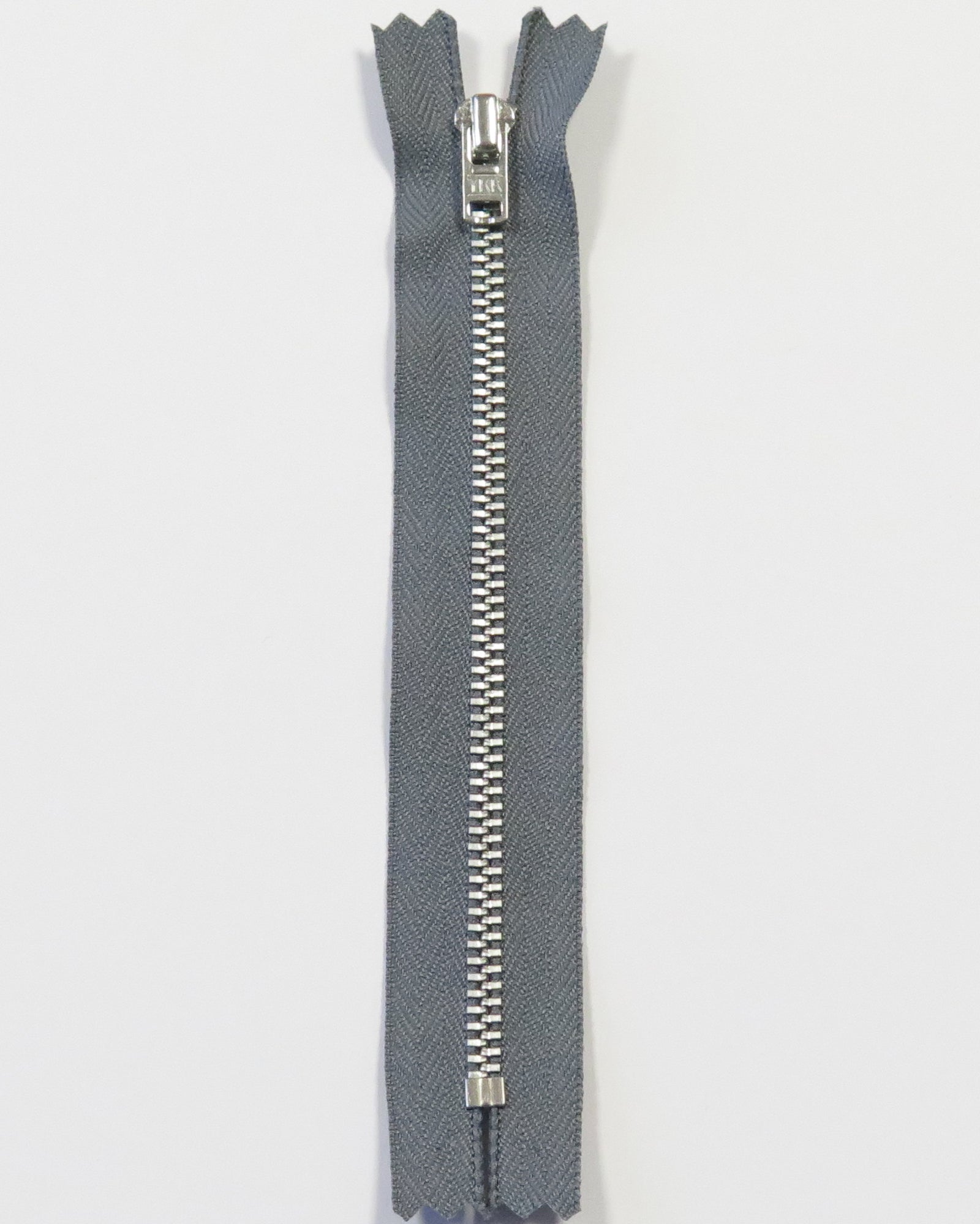 Metal zipper, chrome