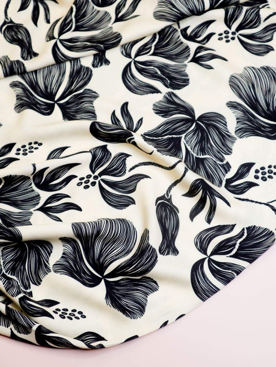 Loa Black Viscose Twill