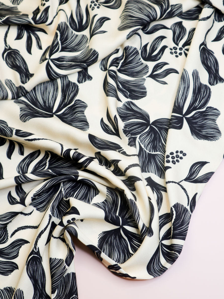 Loa Black Viscose Twill