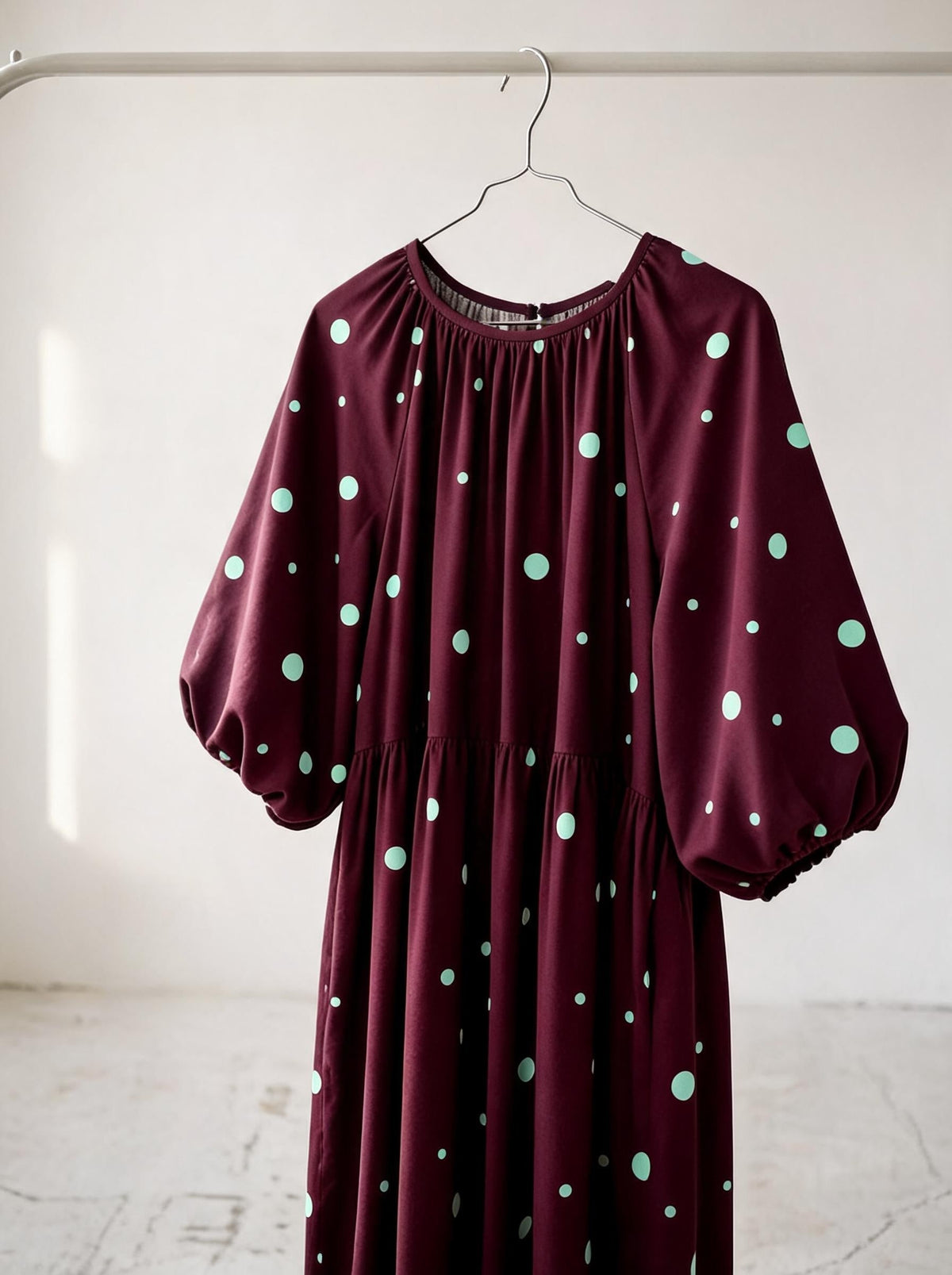 Dainty Dot - Mulberry