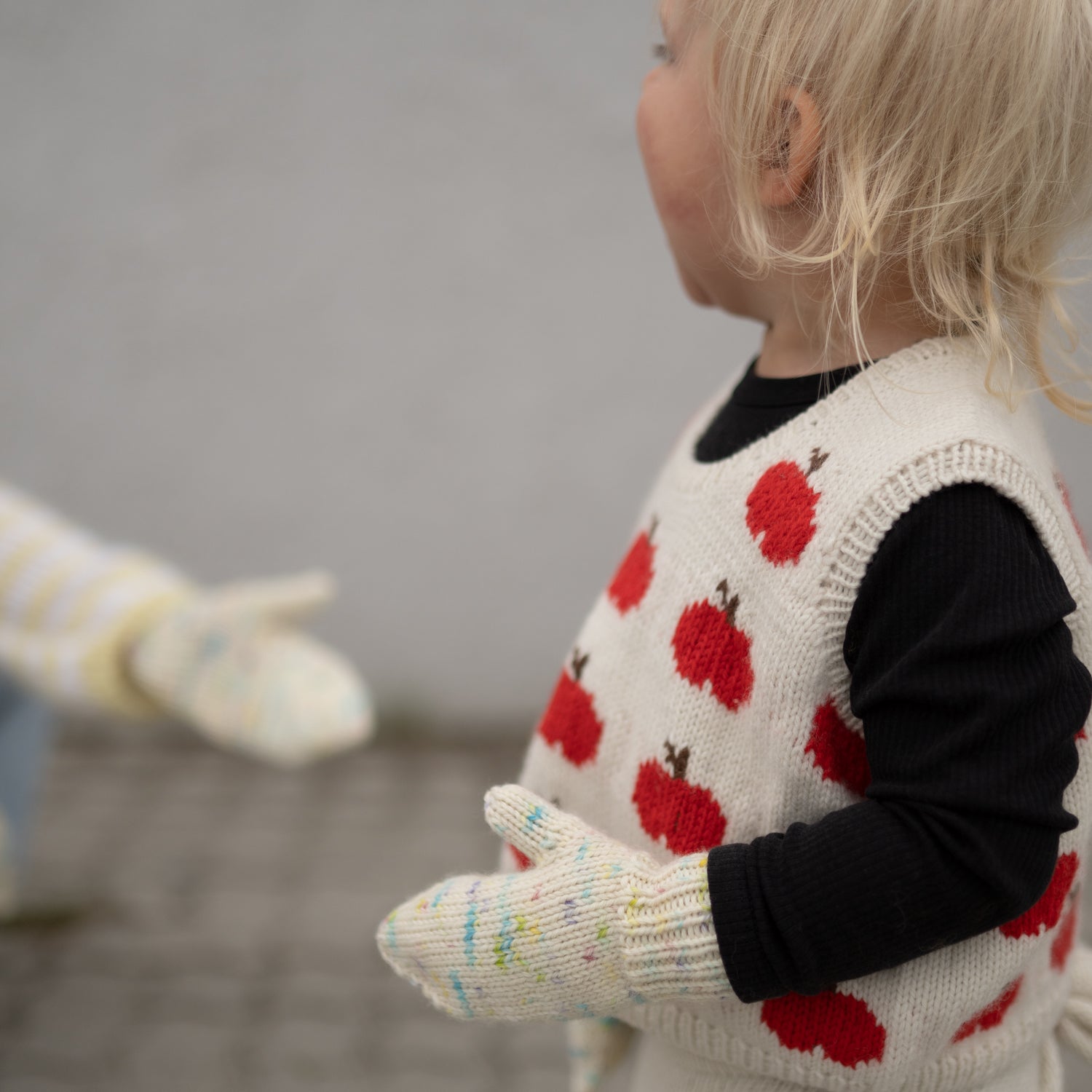 Tutti frutti mittens kids