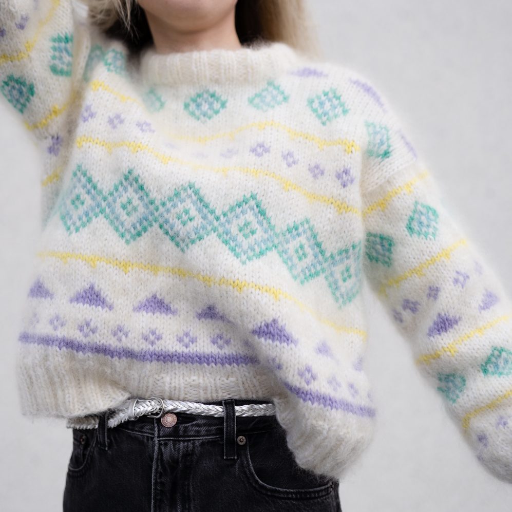 Fame sweater