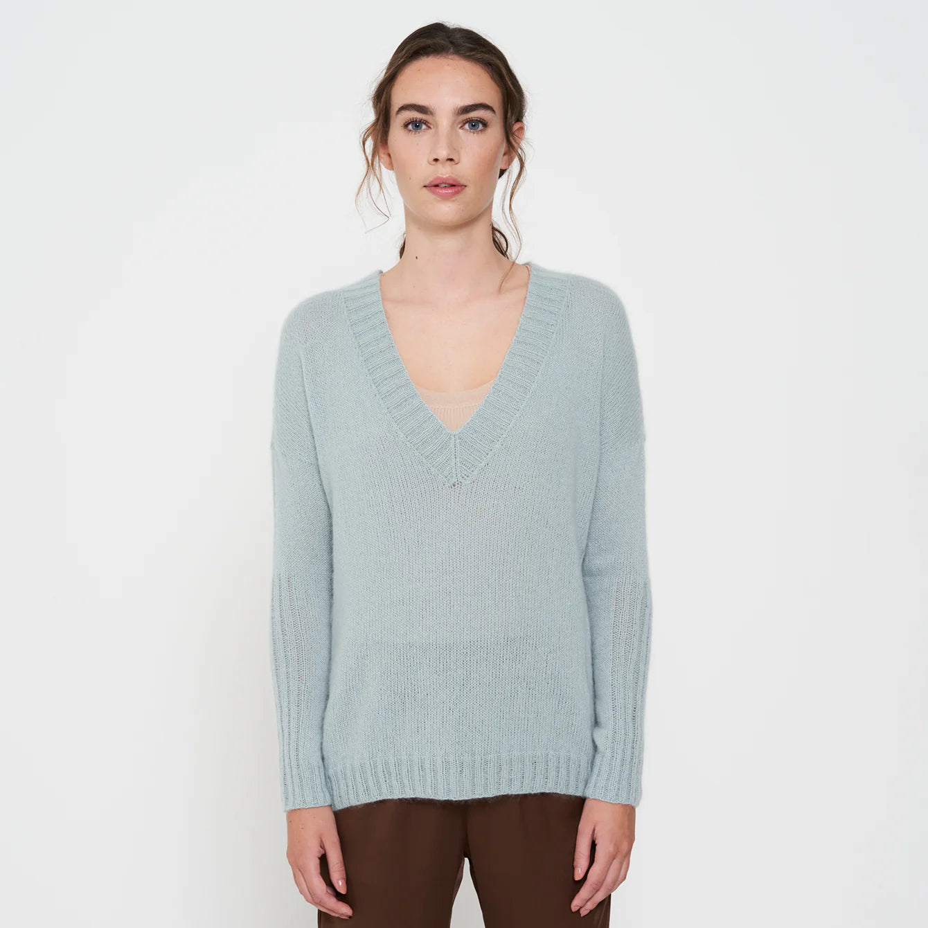 Borgan Knit Pullover V-neck