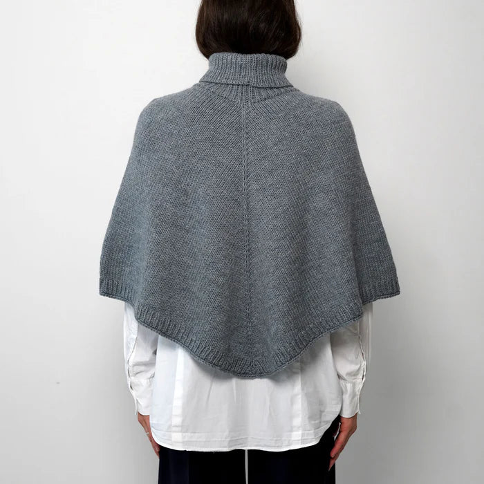 Enholmen Strikket Poncho