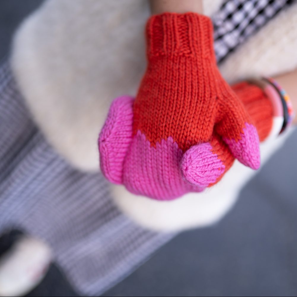 Pink Wave Mittens