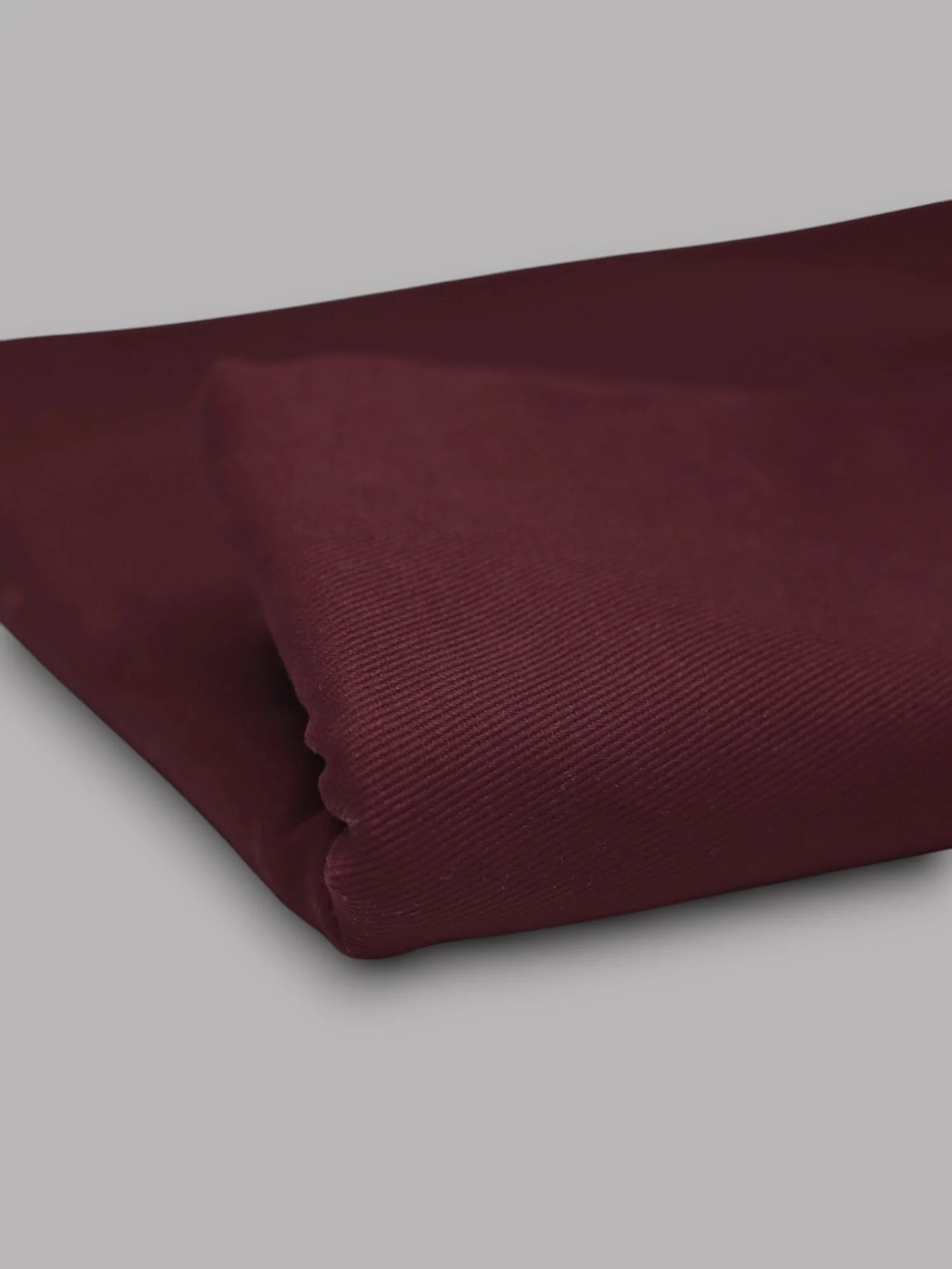 65x150 // Tuck Cotton Twill - Winery