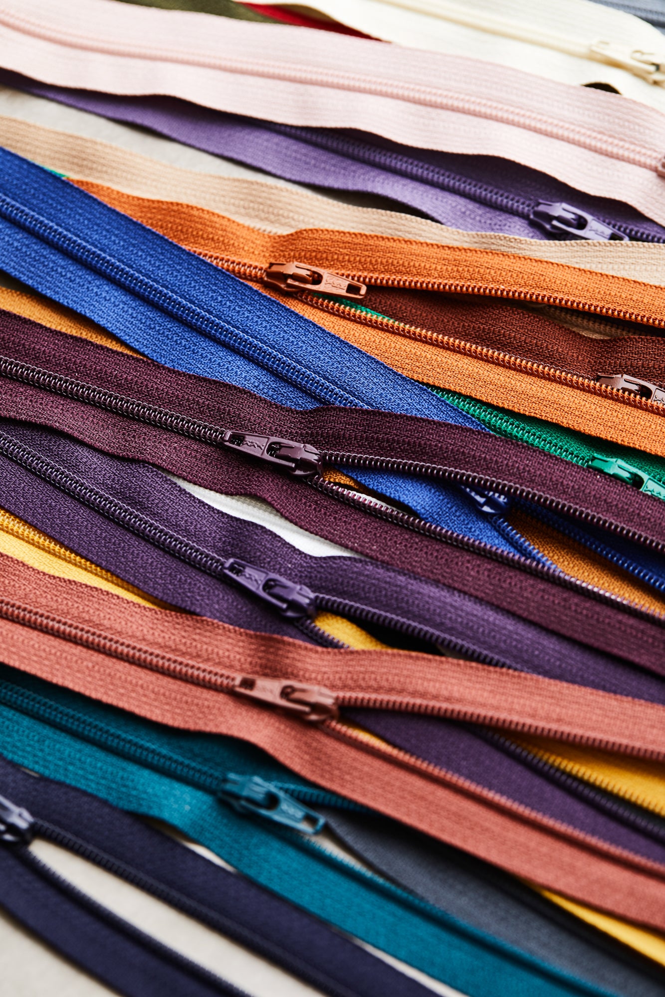 Basic coil zipper - 18 cm