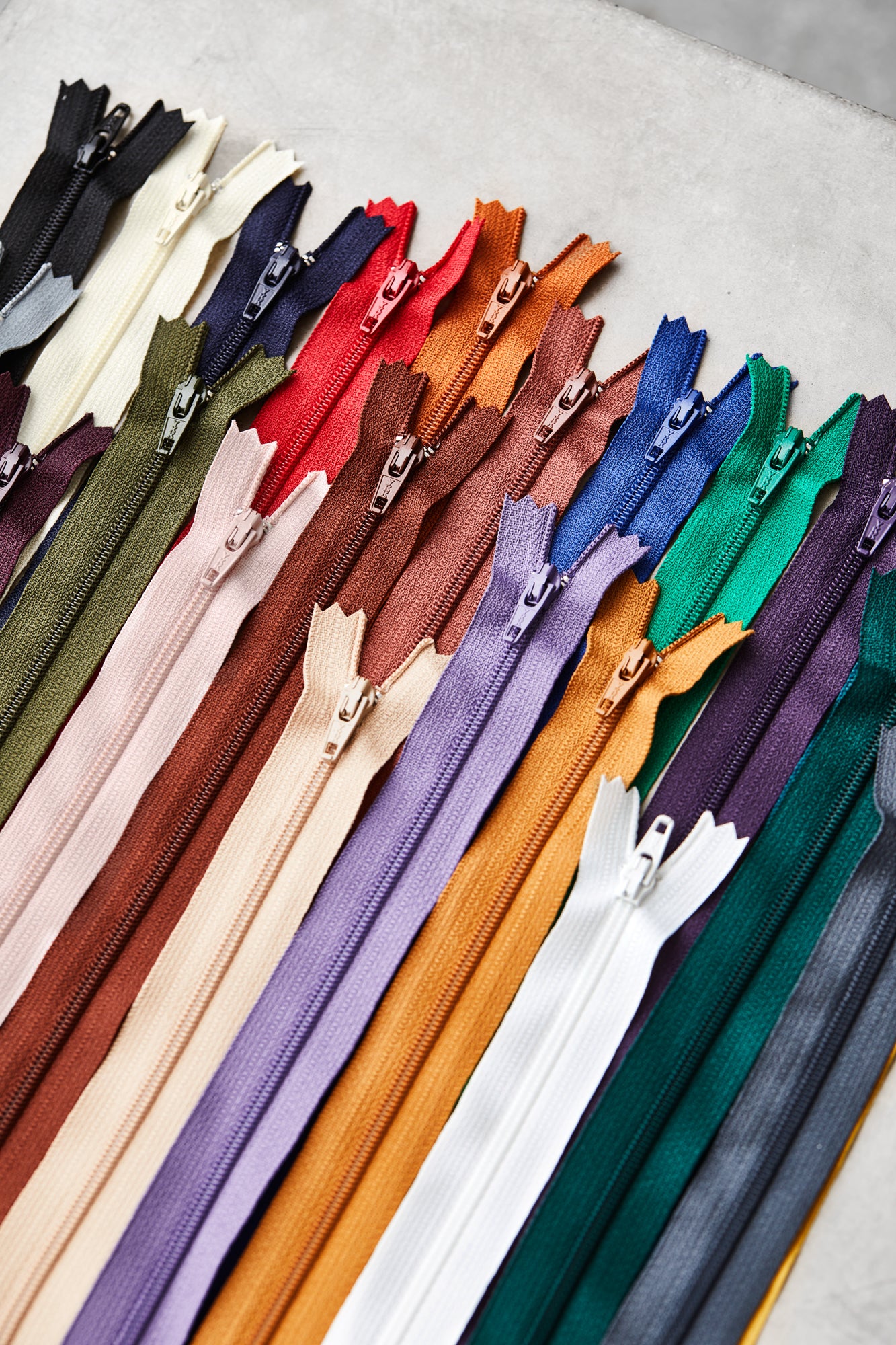 Basic coil zipper - 18 cm
