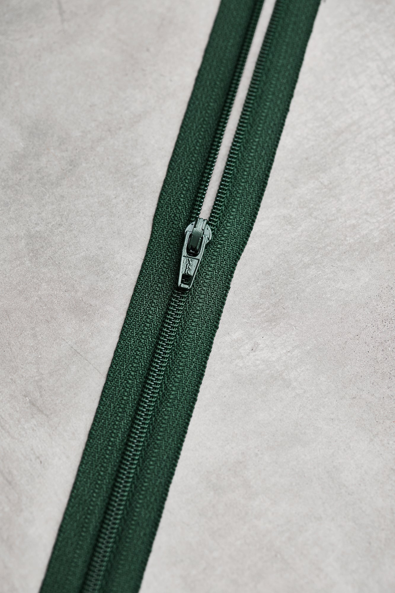 Basic coil zipper - 18 cm