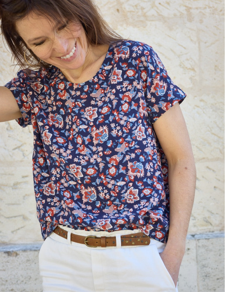 Idole blouse and dress sewing pattern by Atelier Scammit