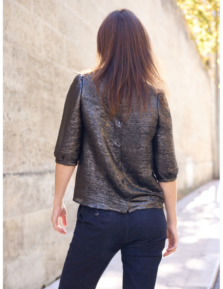 Muse blouse sewing pattern by Atelier Scammit