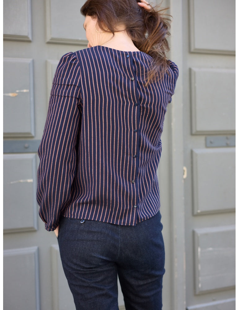 Muse blouse sewing pattern by Atelier Scammit