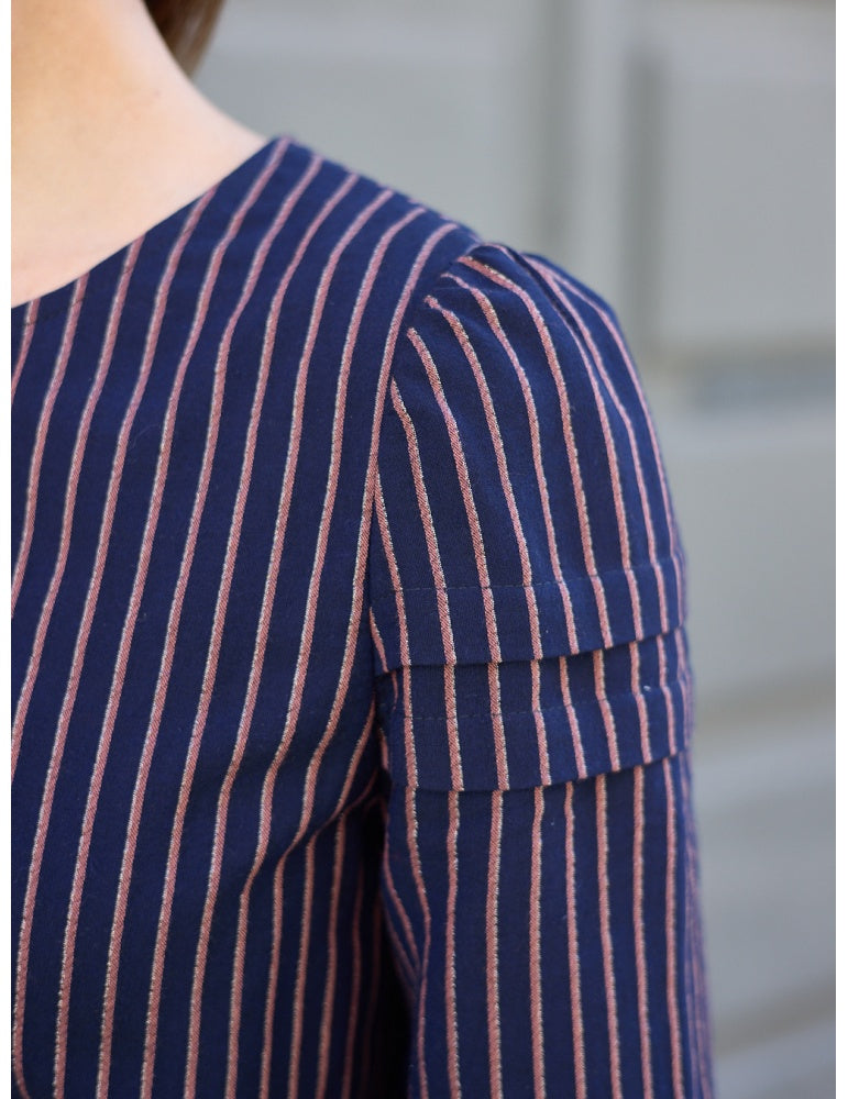 Muse blouse sewing pattern by Atelier Scammit