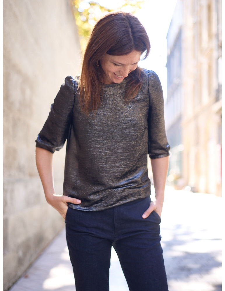 Muse blouse sewing pattern by Atelier Scammit