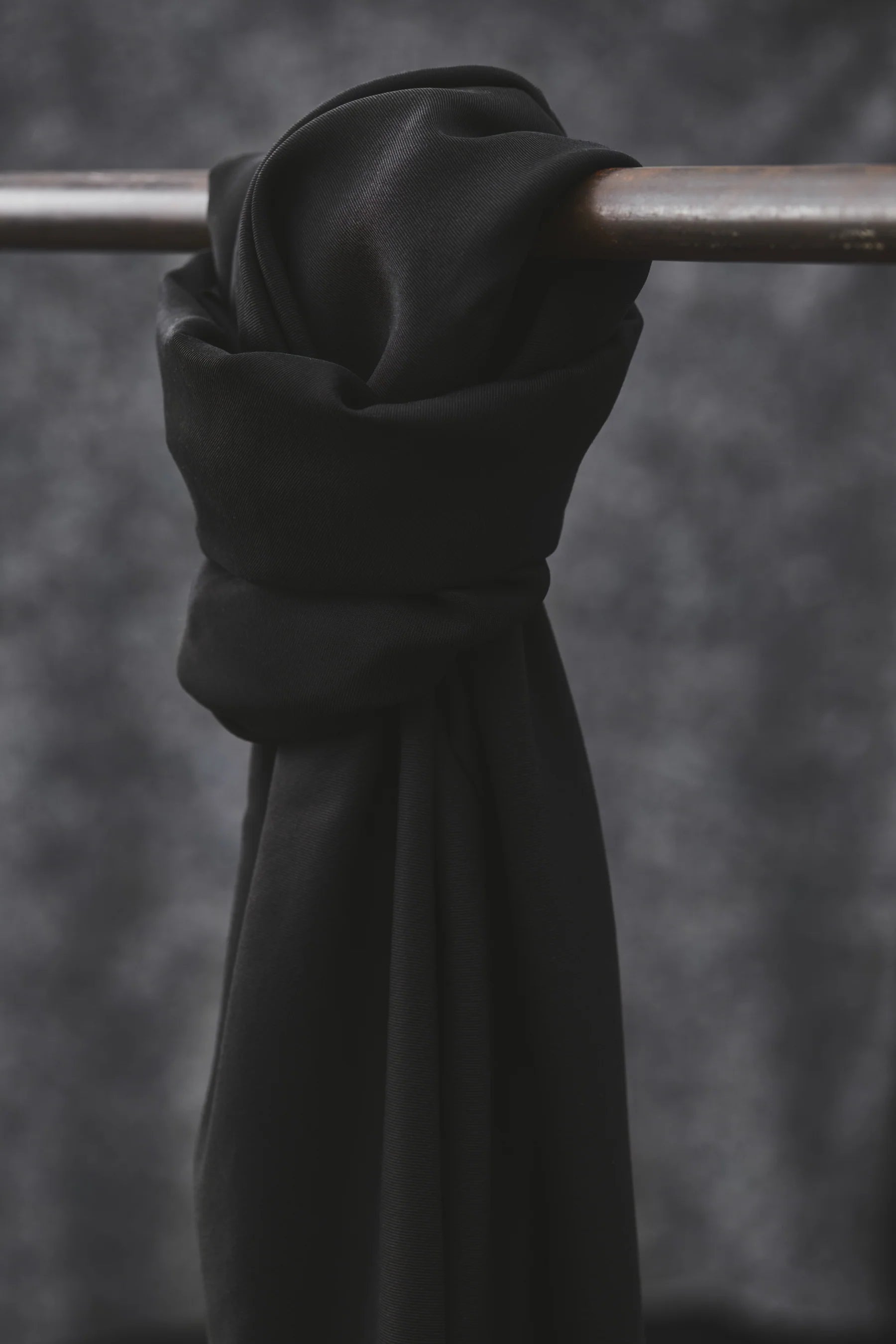 90x160 cm // Smooth Drape Twill - Black