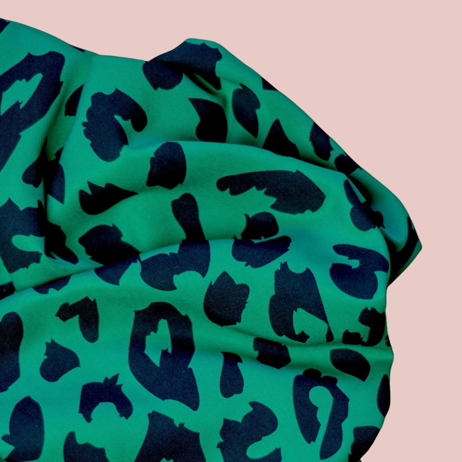 70x140 cm // Urban Leo Viscose Twill - Jolly Green
