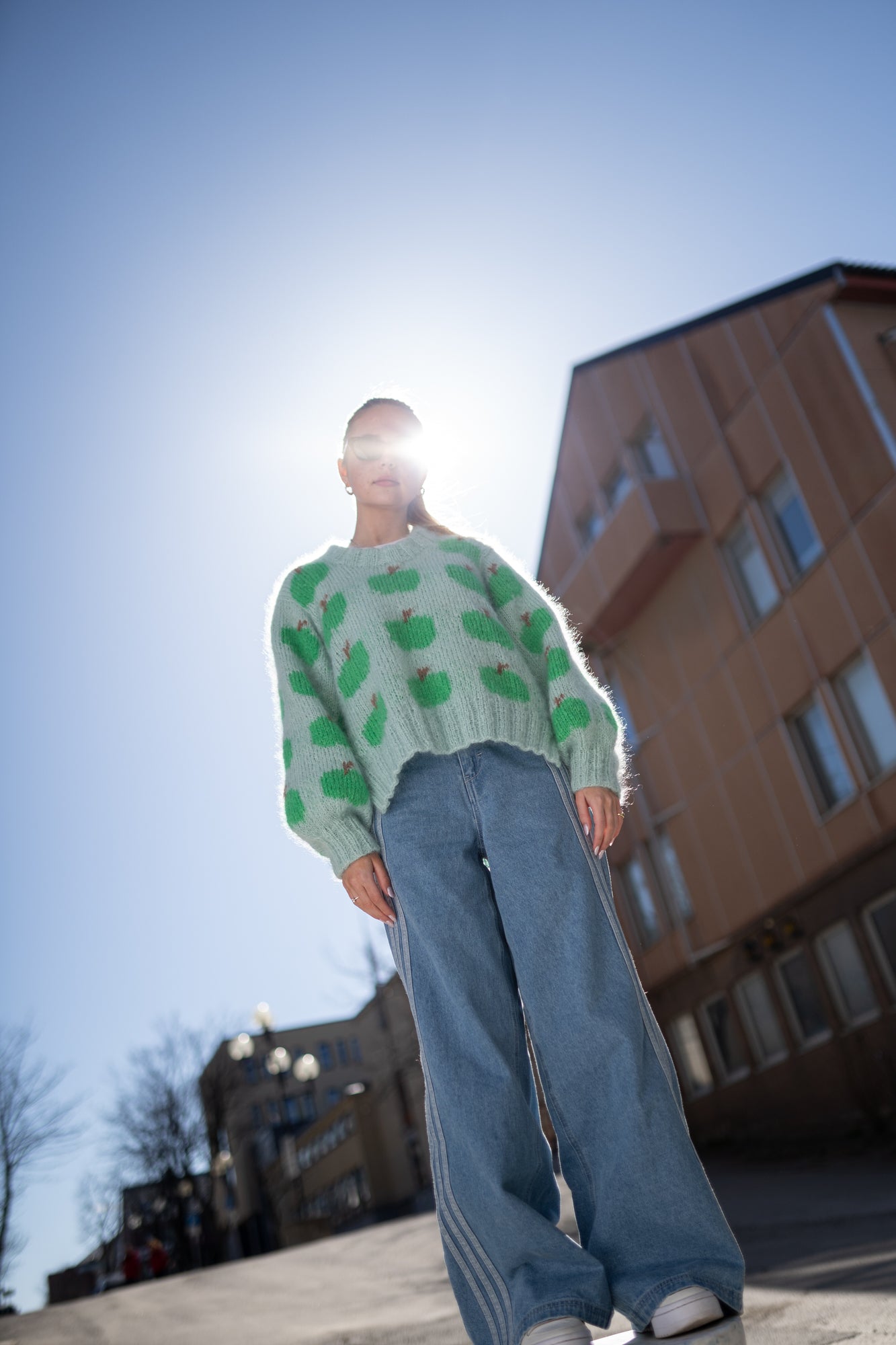 Fruity sweater apple