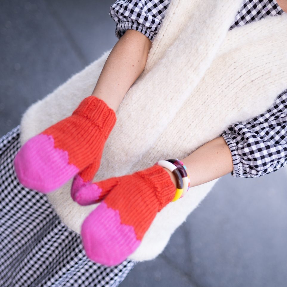 Pink Wave Mittens