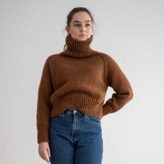 North sweater cropped