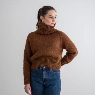 North sweater cropped