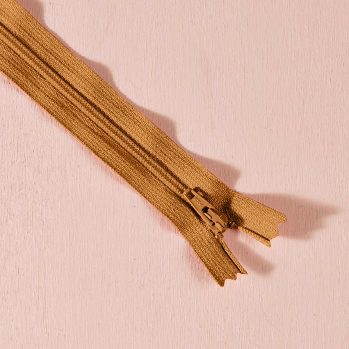 Visible zipper, 20 cm