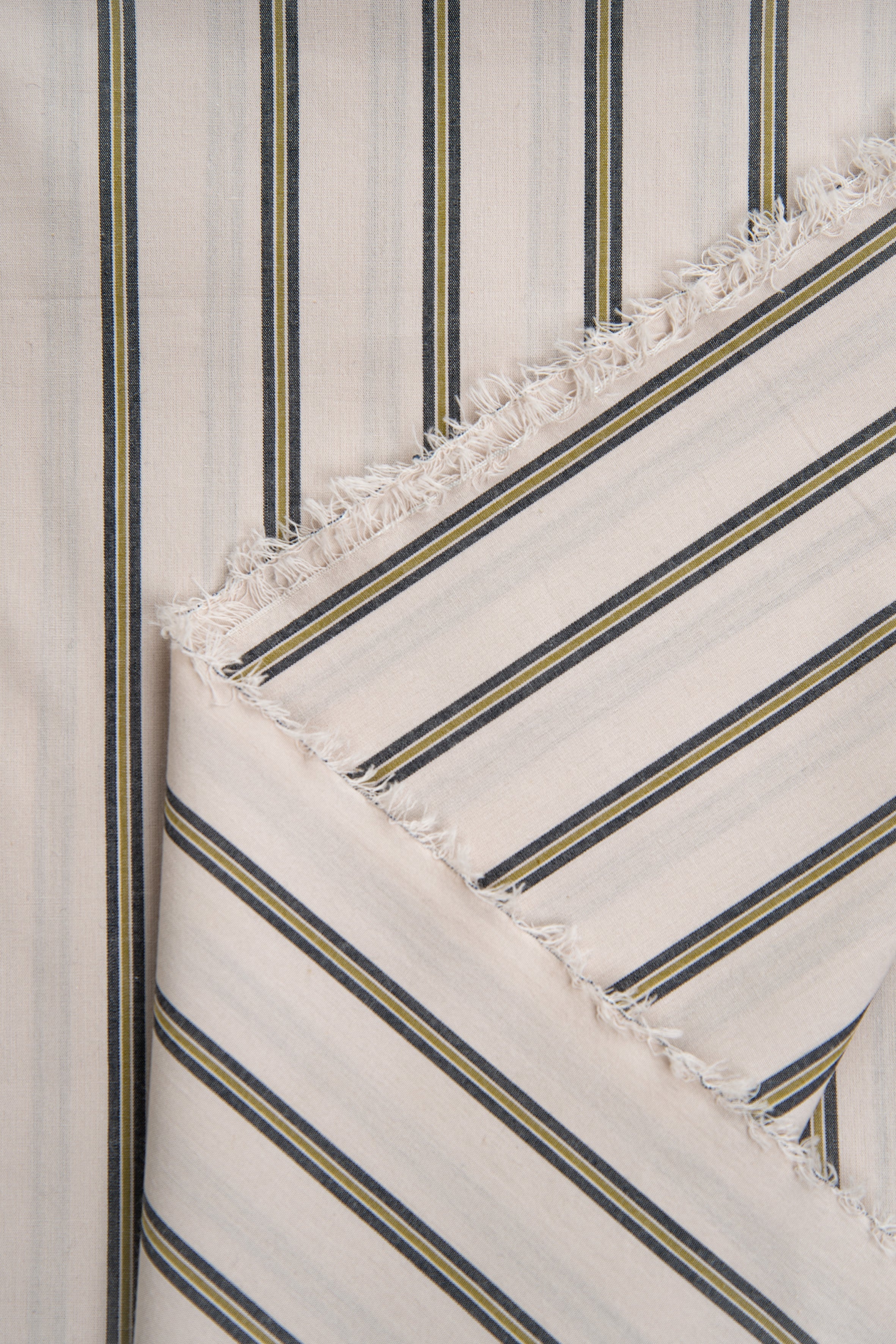 Weave Line - Milky Clay