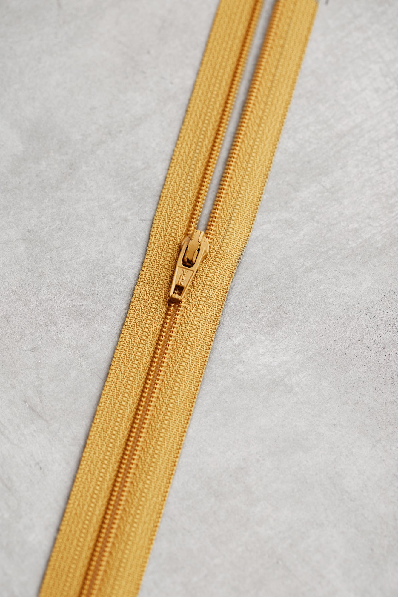 Basic coil zipper - 30 cm