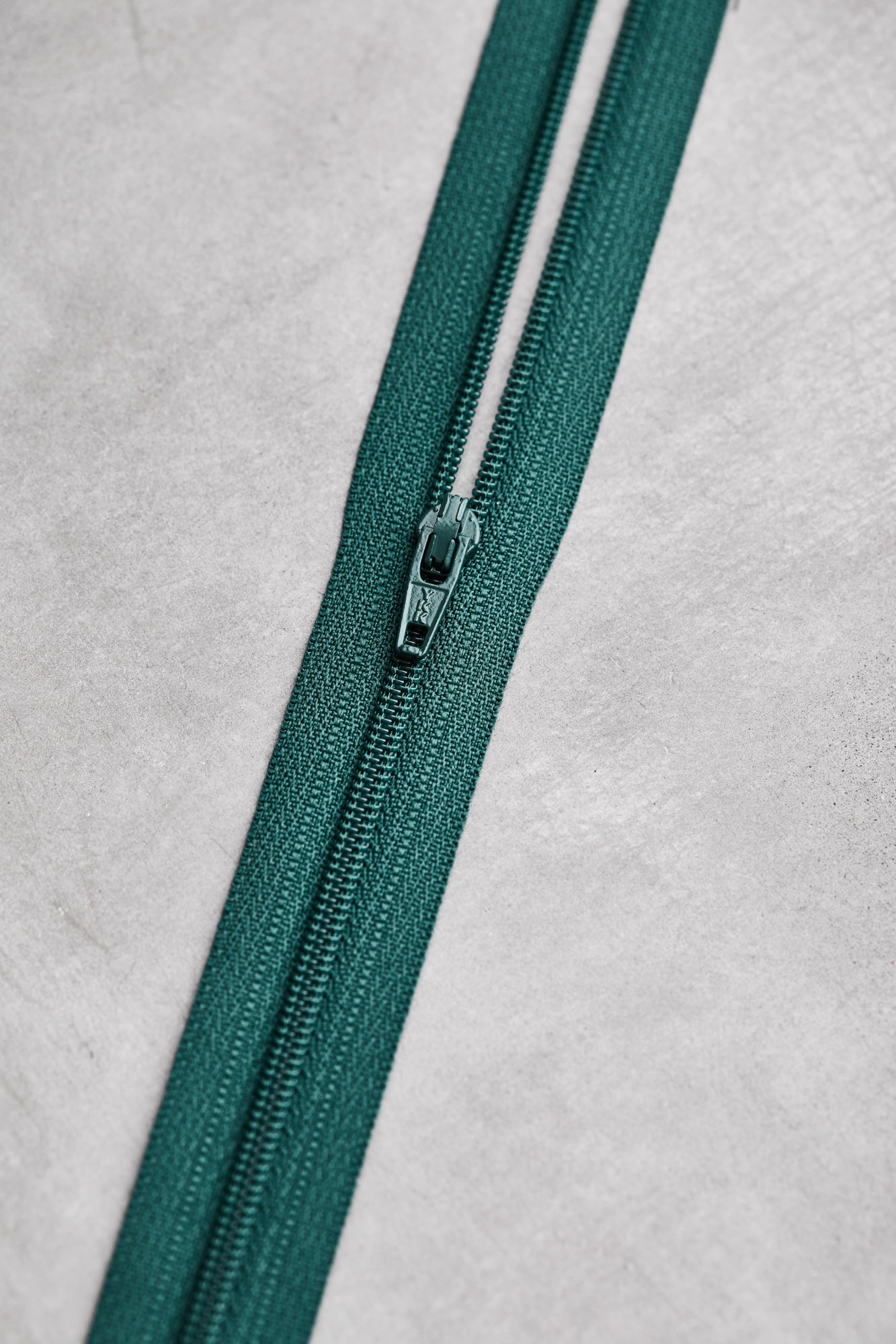 Basic coil zipper - 30 cm