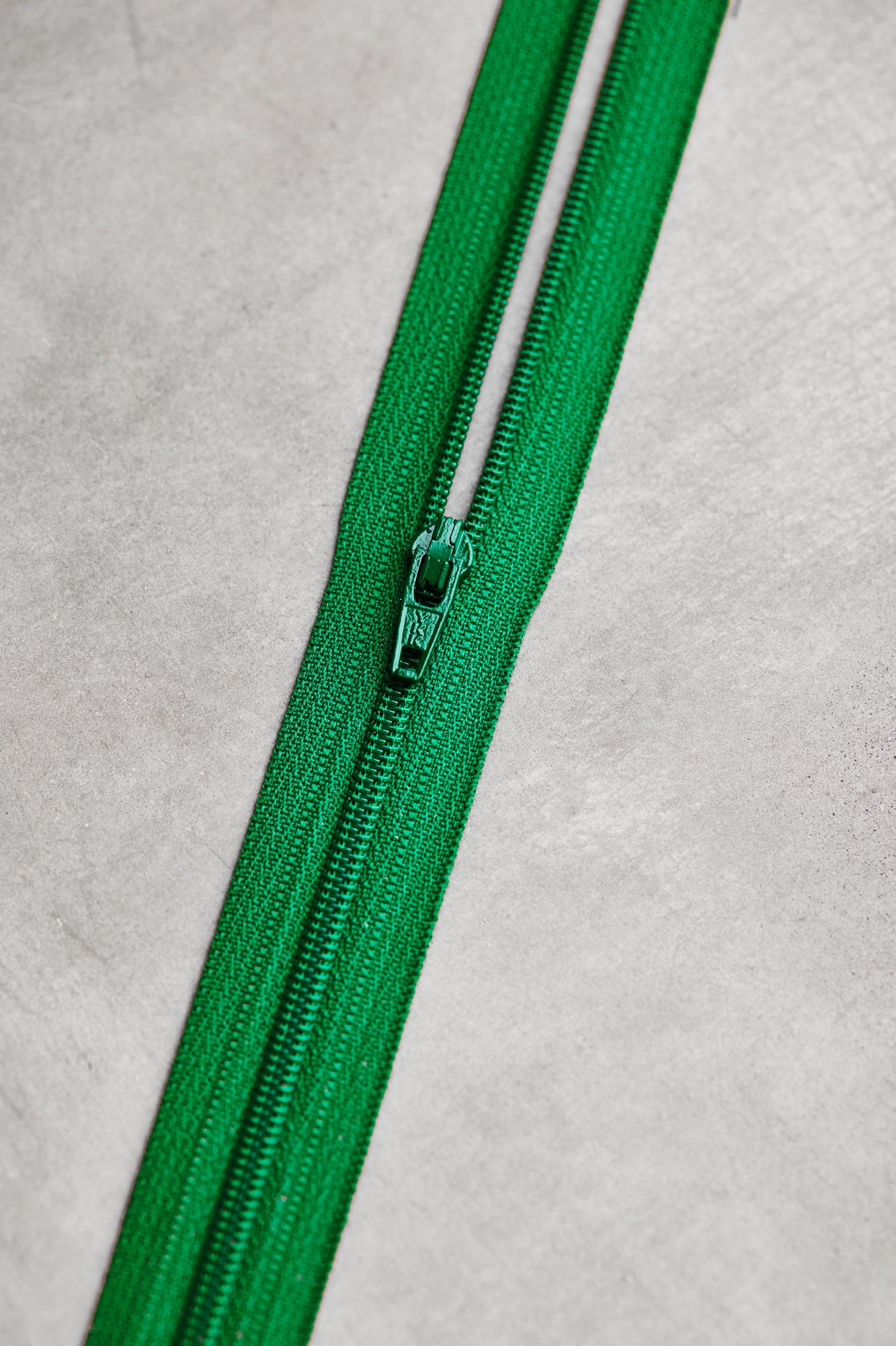 Basic coil zipper - 18 cm