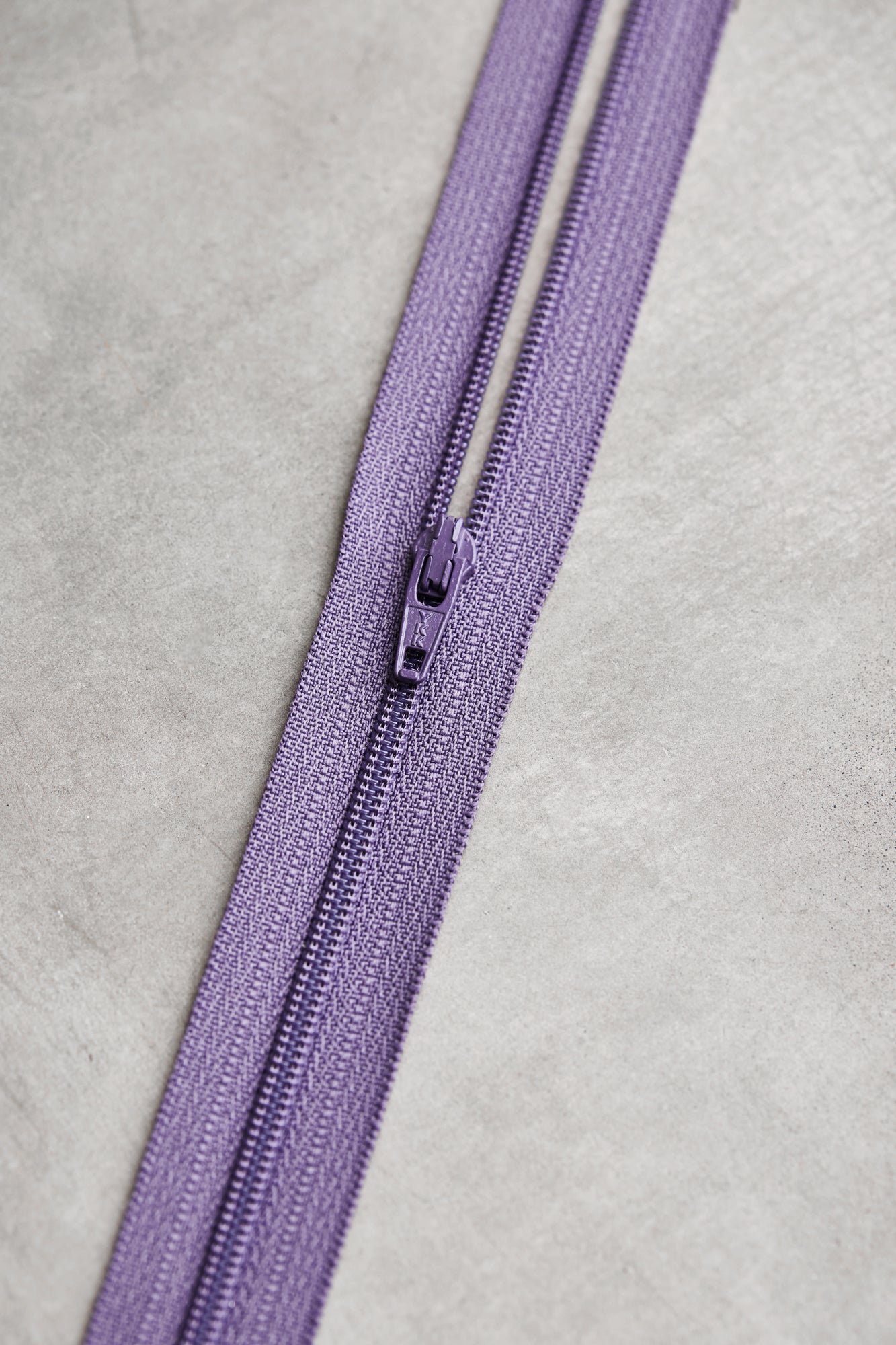 Basic coil zipper - 30 cm