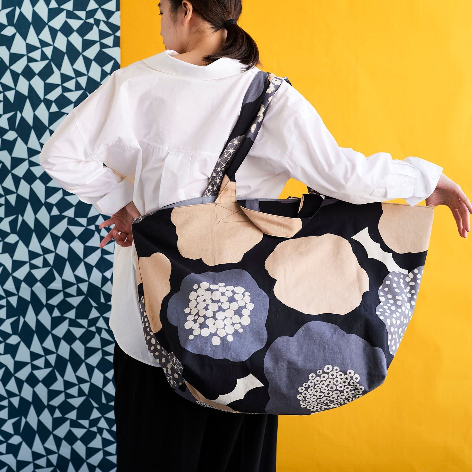 echino Cloud Flower cotton linen canvas – official KOKKA gallery image