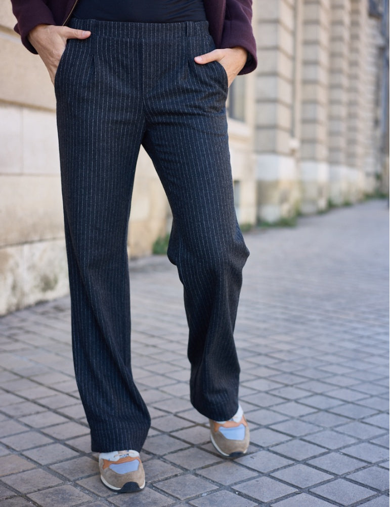 Etincelle trousers sewing pattern by Atelier Scammit
