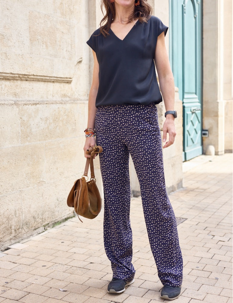 Etincelle trousers sewing pattern by Atelier Scammit
