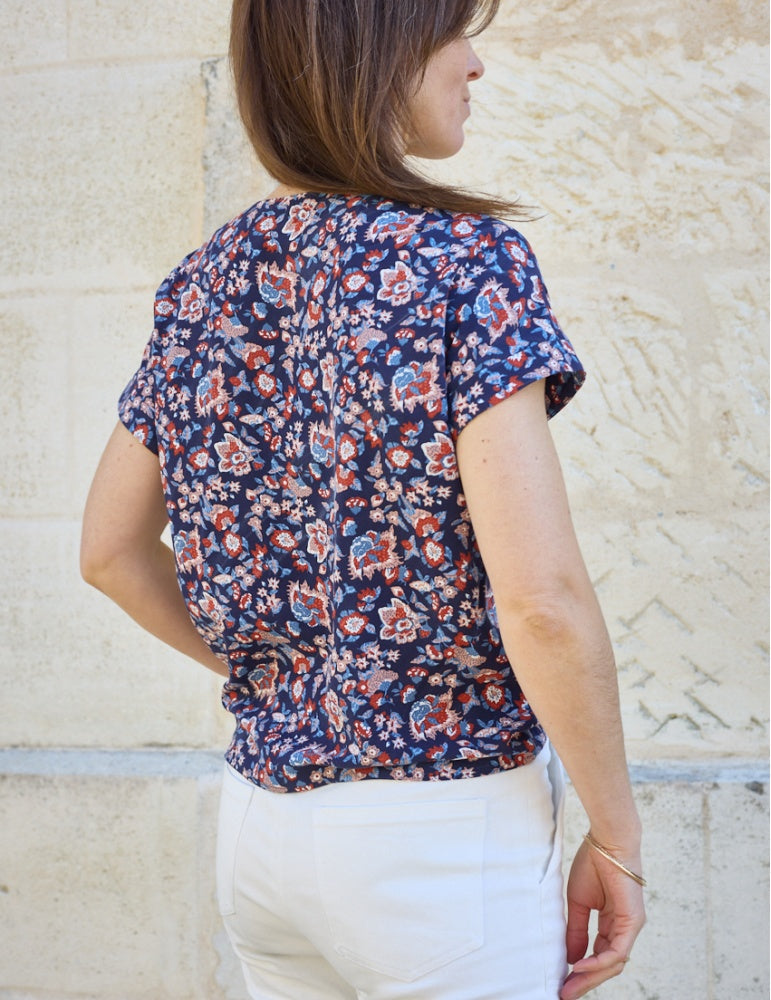 Idole blouse and dress sewing pattern by Atelier Scammit