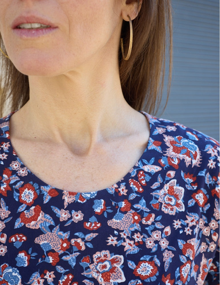Idole blouse and dress sewing pattern by Atelier Scammit