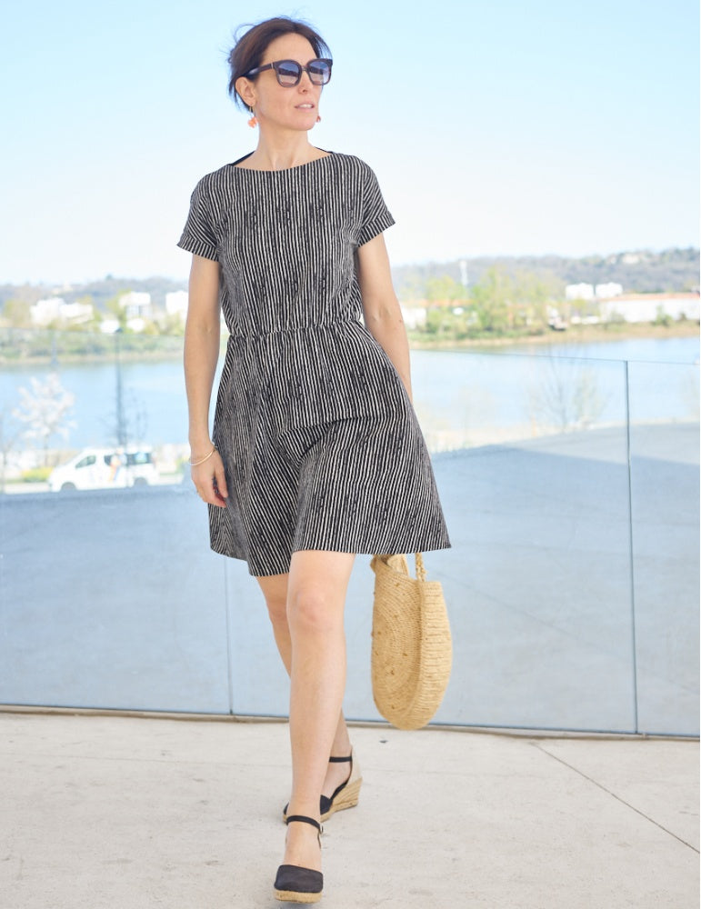 Idole blouse and dress sewing pattern by Atelier Scammit