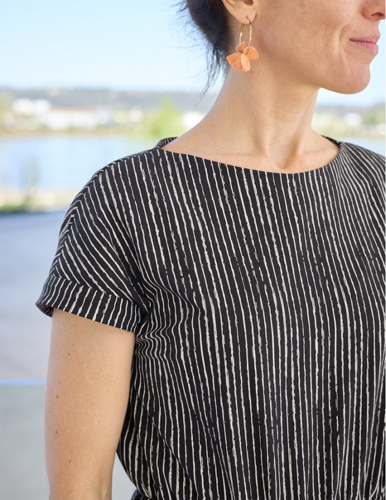 Idole blouse and dress sewing pattern by Atelier Scammit