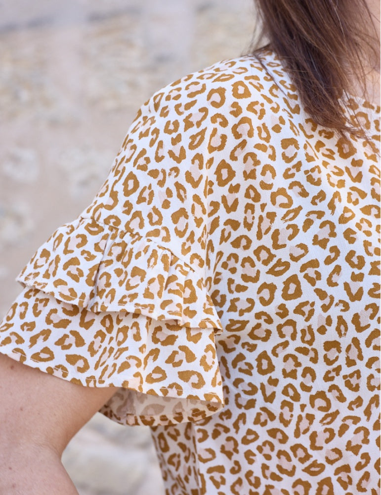Idole blouse and dress sewing pattern by Atelier Scammit