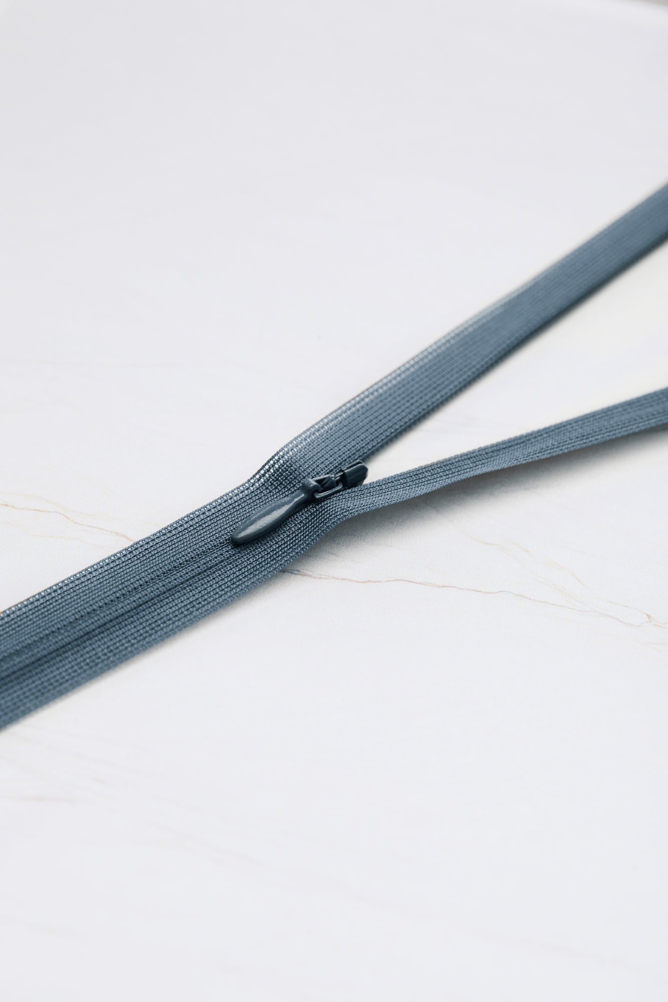 Invisible zipper - 30 cm