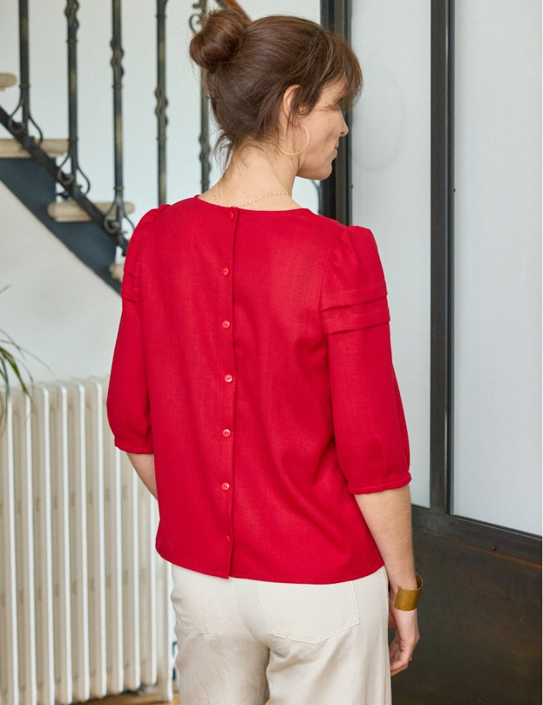 Muse blouse sewing pattern by Atelier Scammit