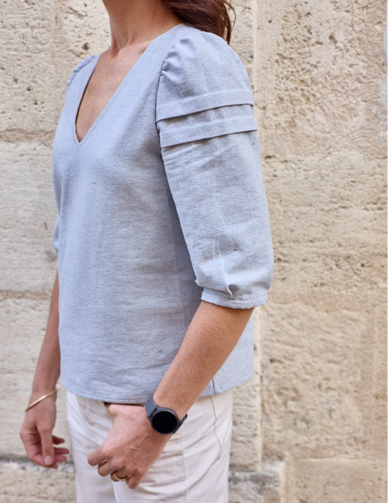 Muse blouse sewing pattern by Atelier Scammit