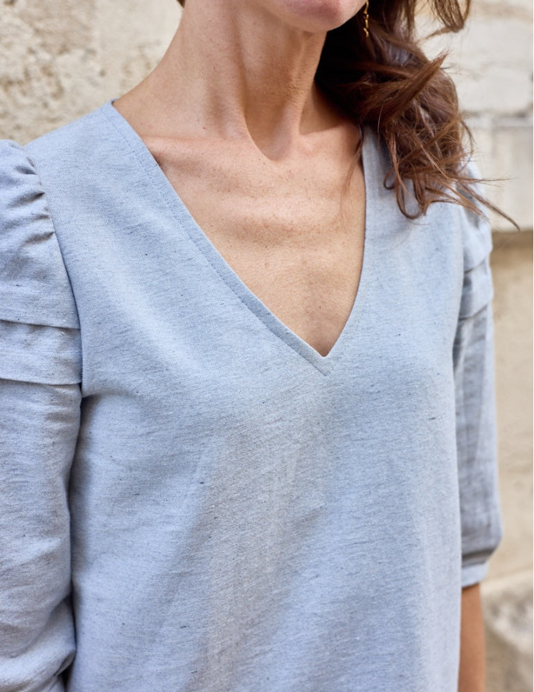 Muse blouse sewing pattern by Atelier Scammit