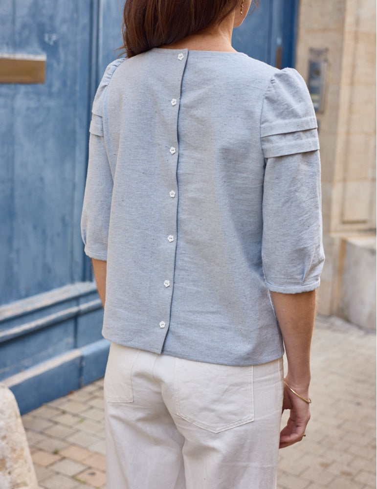 Muse blouse sewing pattern by Atelier Scammit