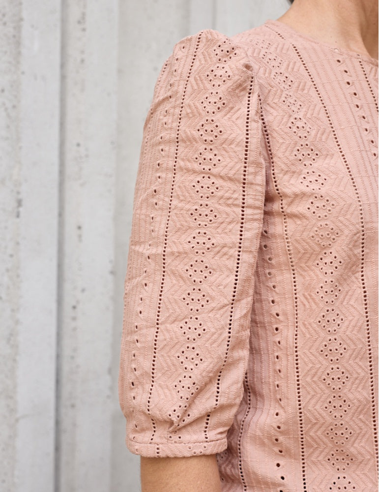 Muse blouse sewing pattern by Atelier Scammit