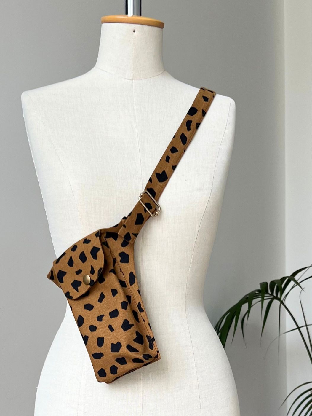 Filippa bag sewing pattern by Notches