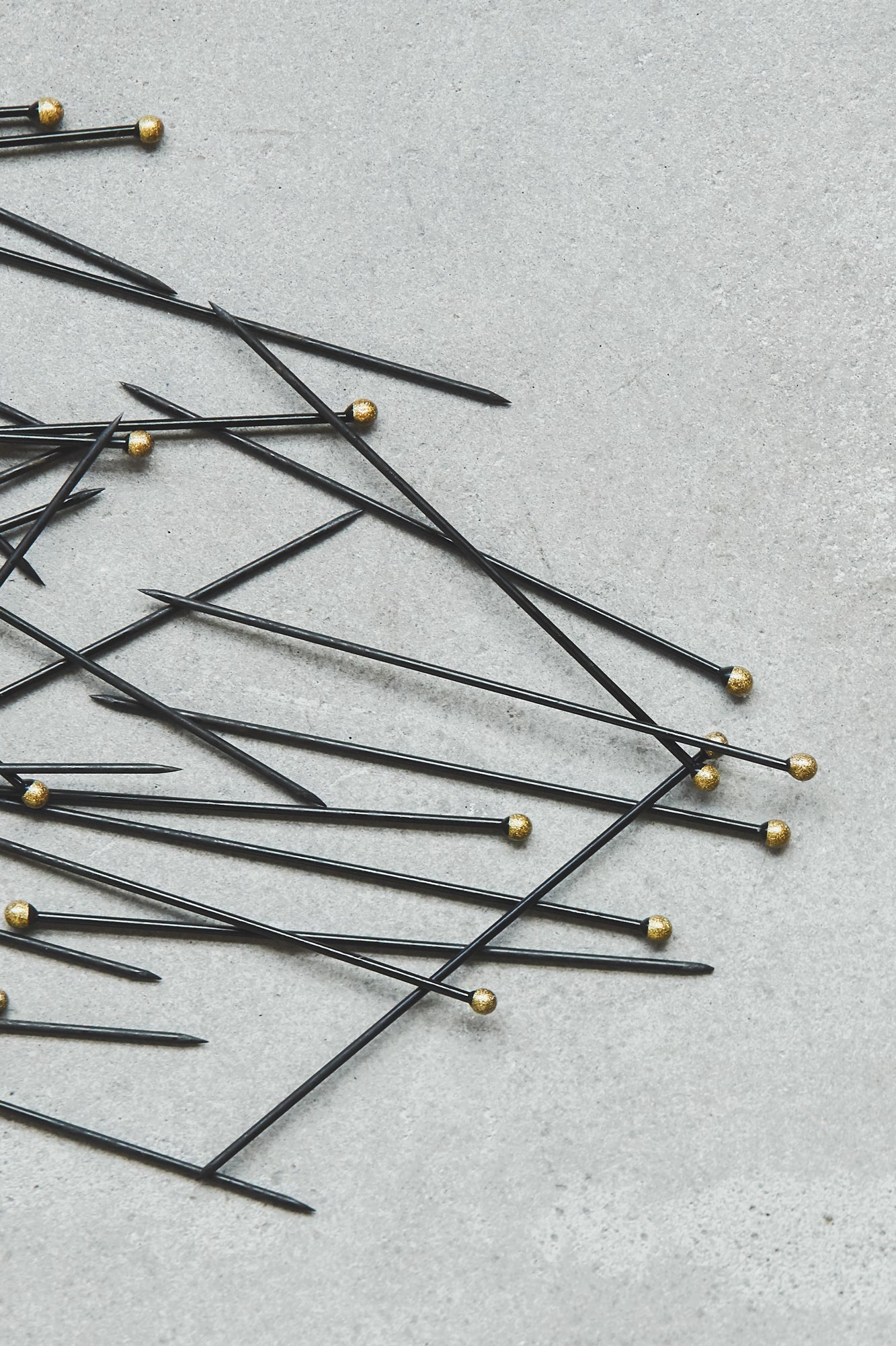 Regular Black Pins