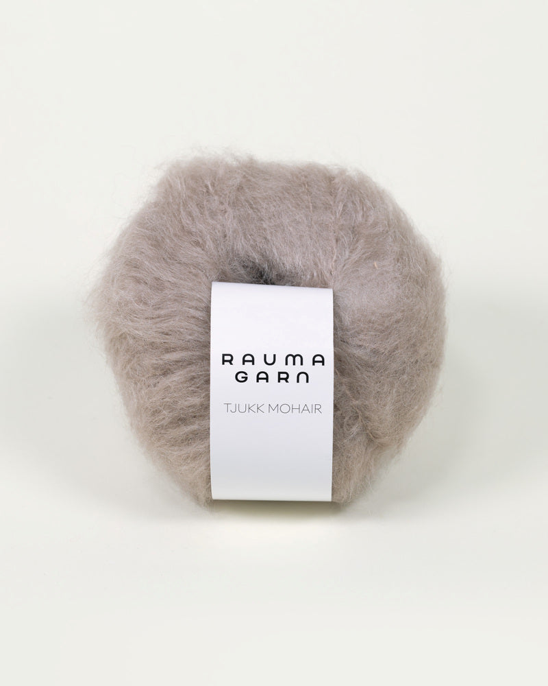 Rauma Tjukk Mohair 030 Gråpus yarn ball