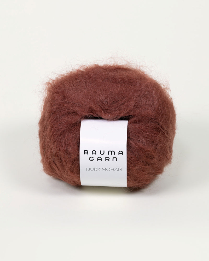 Rauma Tjukk Mohair 161 Kastanje yarn ball