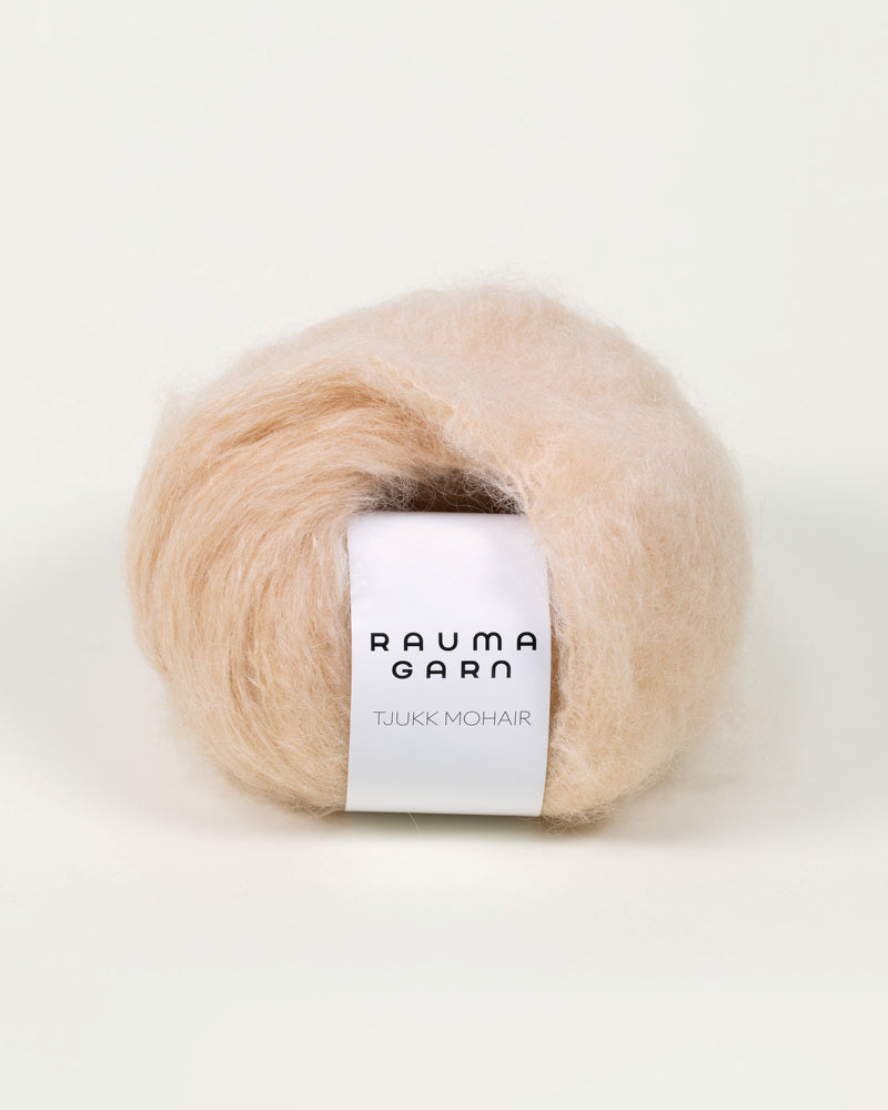 Rauma Tjukk Mohair 194 Havre yarn ball